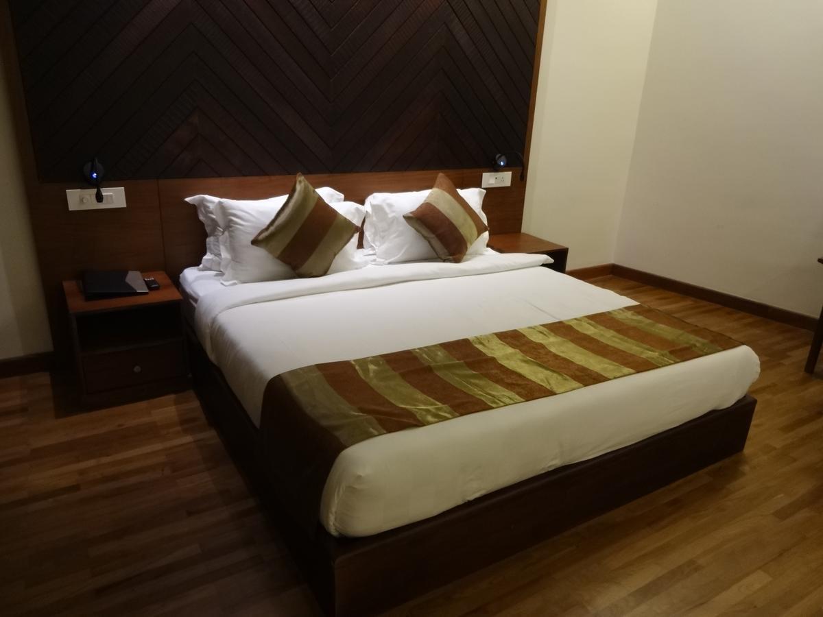 Woodies Bleisure Hotel โคชิโคด ภายนอก รูปภาพ